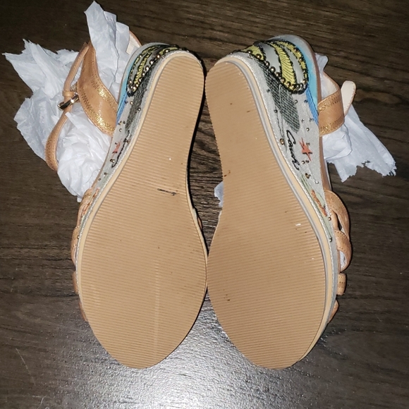 New Coach Caroline Beach Scene Wedge 8 - Picture 8 of 13